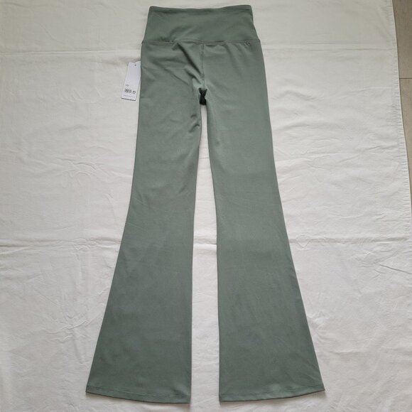 Yogalicious Olive Lux Harmony Lily Pad High-Waisted Flare Leggings Size X-Small - Picture 9 of 10